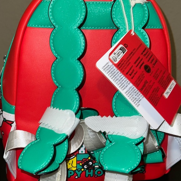 NWT LOUNGEFLY Hello Kitty & Friends Mini BackpackChristmas - Picture 3 of 6